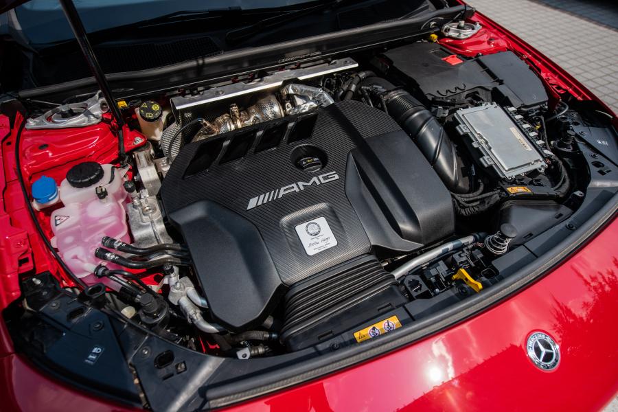 Моторный отсек Mercedes-AMG CLA45 S 4Matic+ (C118) 2019 года  (JP) (фото 5 из 41)